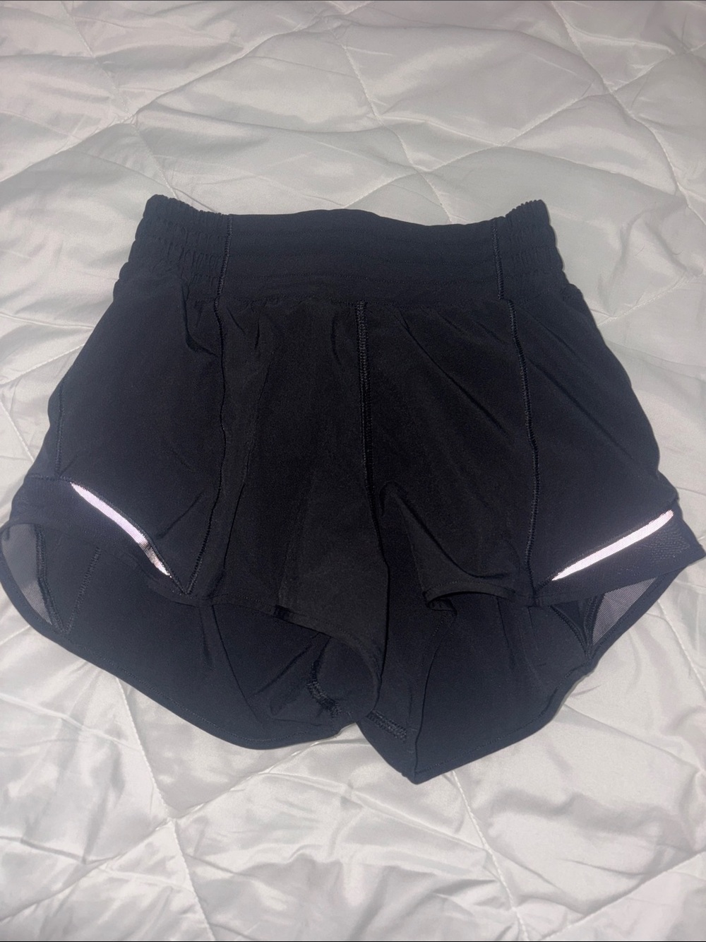 Black 2.5 inch lululemon shorts. Size 2. Never worn no tags